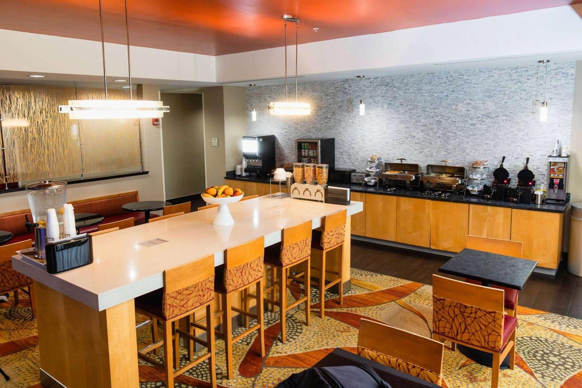 La Quinta By Wyndham Starkville At Msu Екстериор снимка