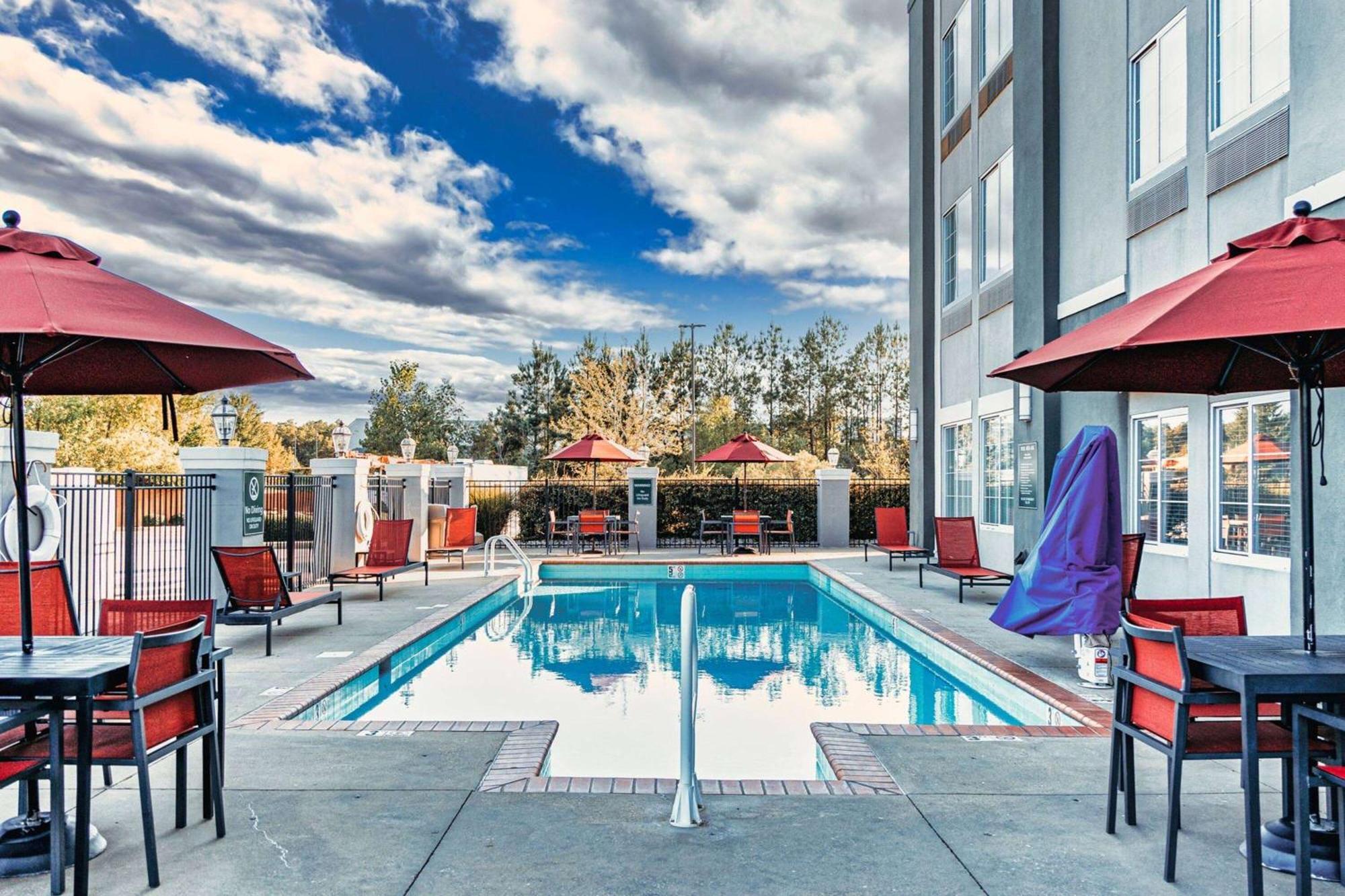 La Quinta By Wyndham Starkville At Msu Екстериор снимка